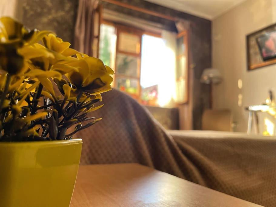 Central Cozy Apartment Old Train Station Tirana Bagian luar foto