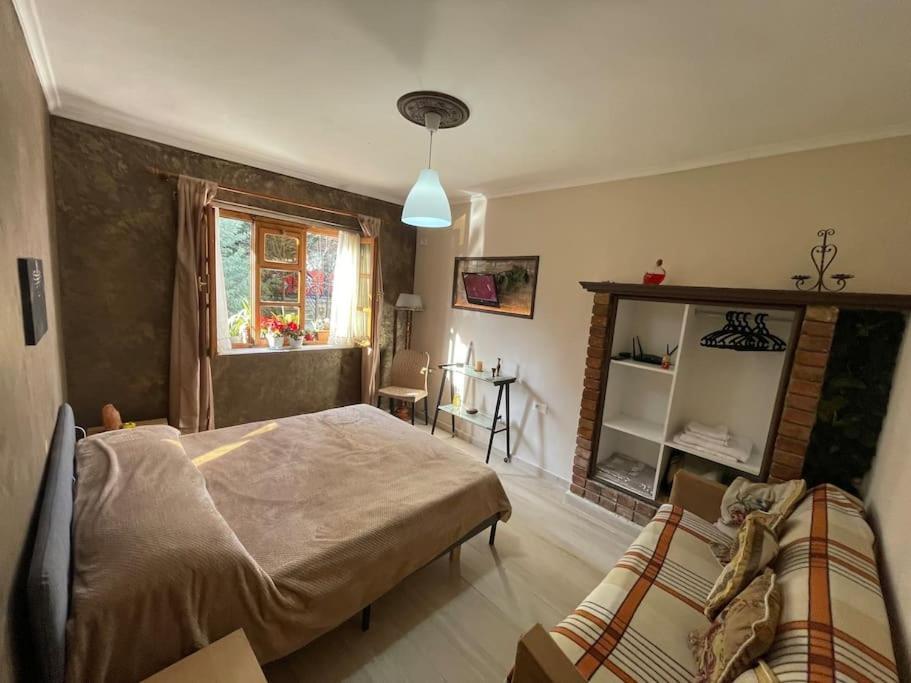 Central Cozy Apartment Old Train Station Tirana Bagian luar foto
