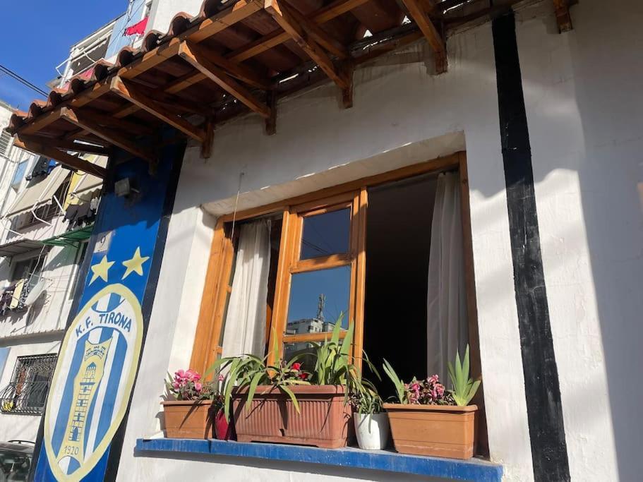 Central Cozy Apartment Old Train Station Tirana Bagian luar foto