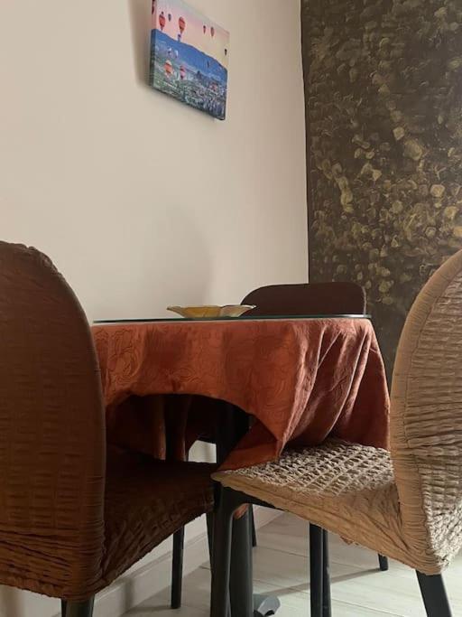Central Cozy Apartment Old Train Station Tirana Bagian luar foto