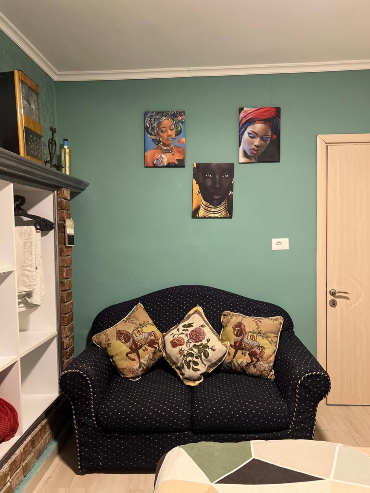 Central Cozy Apartment Old Train Station Tirana Bagian luar foto